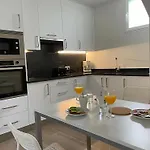 Casa Con Piscina Privada En Razo Costa Da Morte
