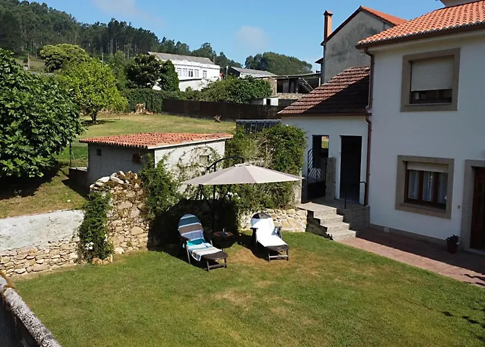 Дом отдыха Casa Con Piscina Privada En Razo Costa Da Morte Расо-Да-Коста